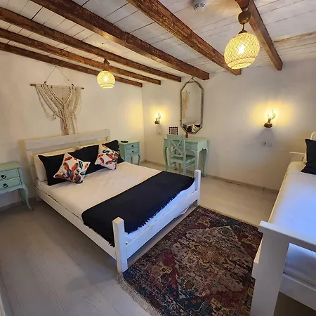 Kapela Tas Alacati فندق Çeşme