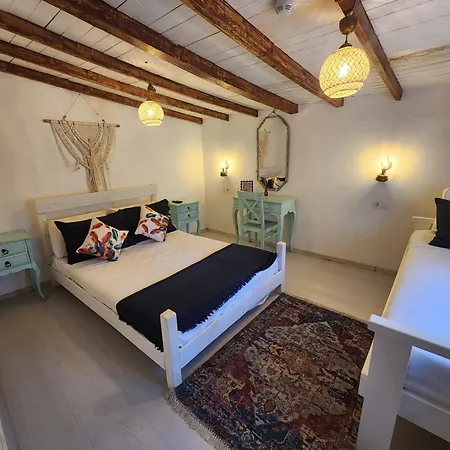 Kapela Taş Alaçatı